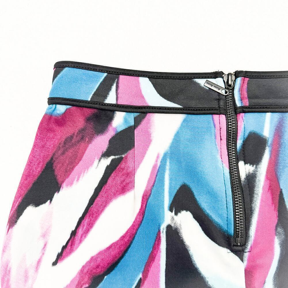 Bisou Bisou Michele Patterned Pencil Skirt Round Edges Size Small - Picture 3 of 4